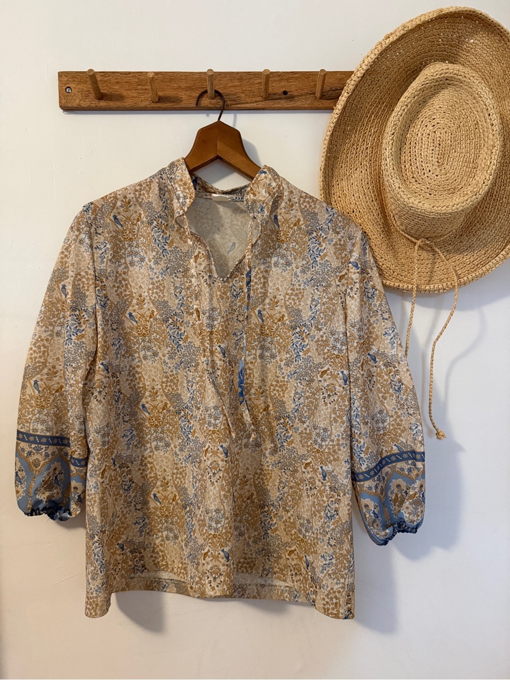 VTG Boho Floral Print Women’s Shirt in Beige and Blue